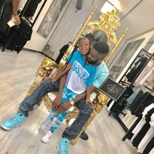 Meet your Posher, Casey